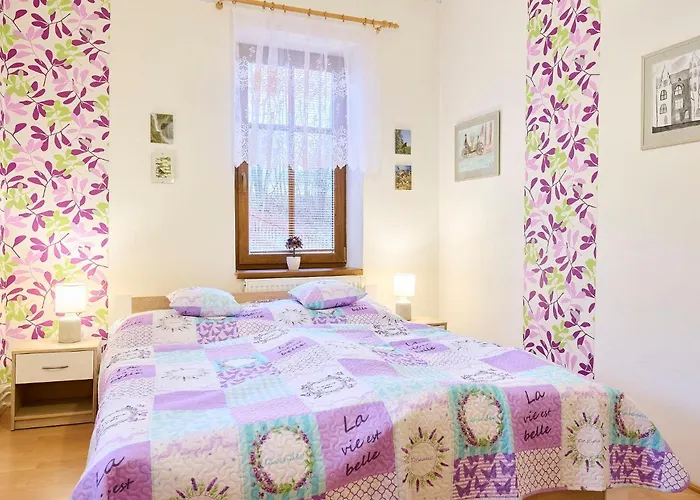 By Interhome Nyaraló *